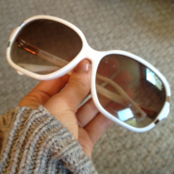 Authentic coach sunglasses - Picture 2 of 3