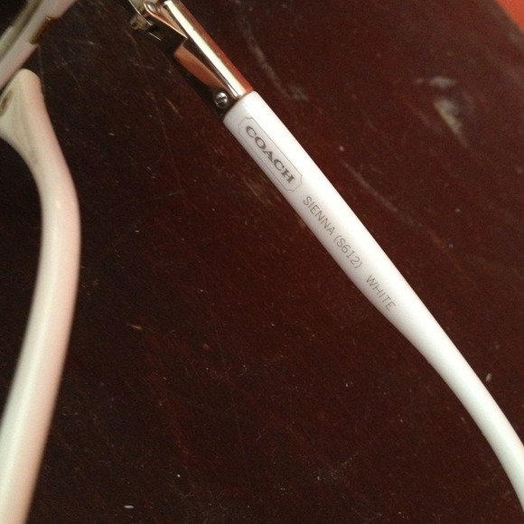 Authentic coach sunglasses - Picture 3 of 3