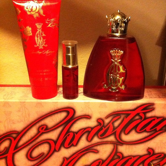 $🚫PRICE CUT!!$40🚫Christian Audigier Women"s Set