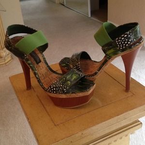 Super high heel sexy Steve Madden Luxe must see!