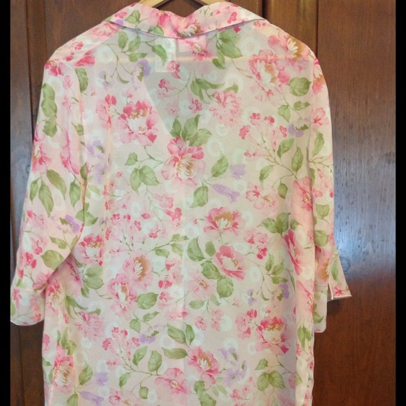 BUNDLE 4 @5diane5 Pink floral & Alfani tops - Picture 4 of 4
