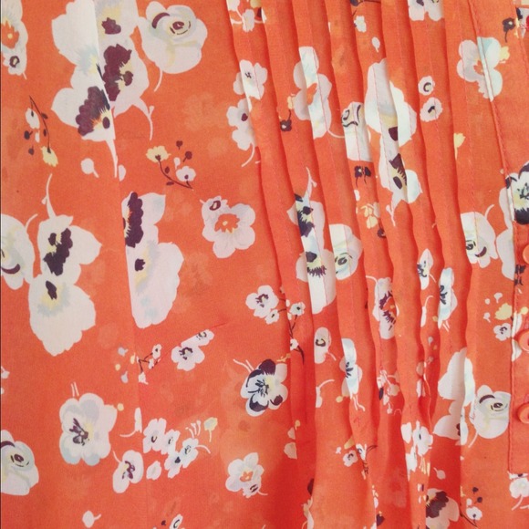 SOLD Floral long flowy top - Picture 2 of 3