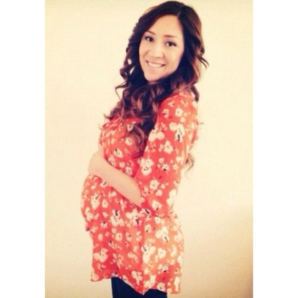 SOLD Floral long flowy top - Picture 3 of 3