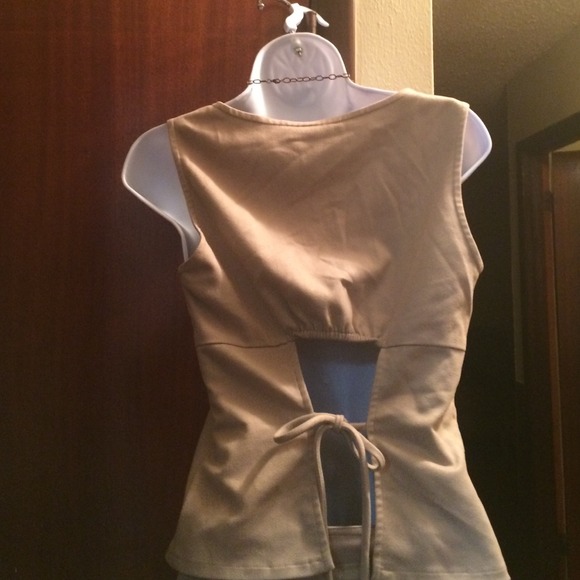 Clothes - Picture 3 of 3