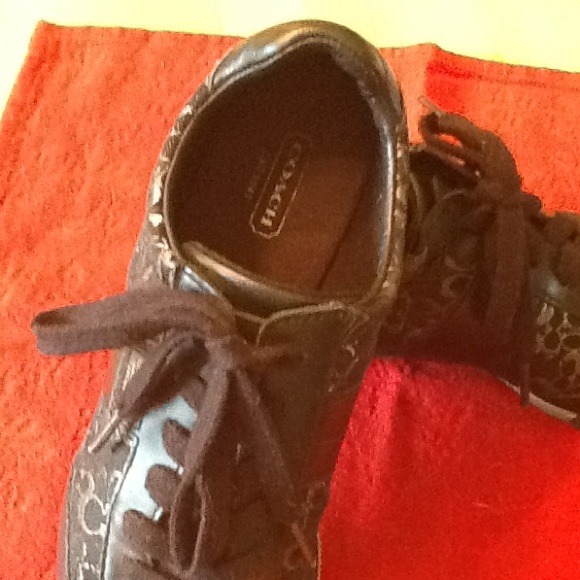 ๐HP ๐ Authentic Coach Sneakers - Picture 2 of 3