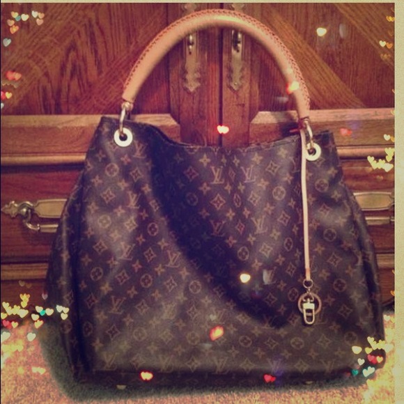 Louis Vuitton ARTSY-FREE GIFT w/PURCHASE! 💌