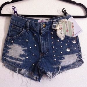 Distressed high waisted shorts