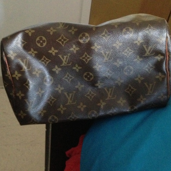 authentic Louis Vuitton speedy - Picture 2 of 4