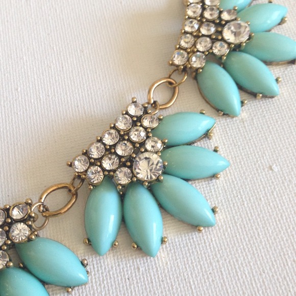Turquoise mint crystals fan necklace HOST PICK 5/4 - Picture 3 of 4