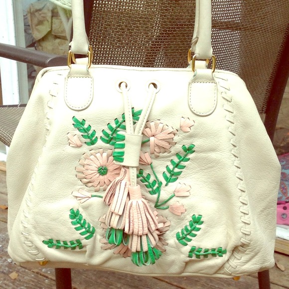 🎈REDUCED 10/19🎈Isabella Fiore floral/tassel