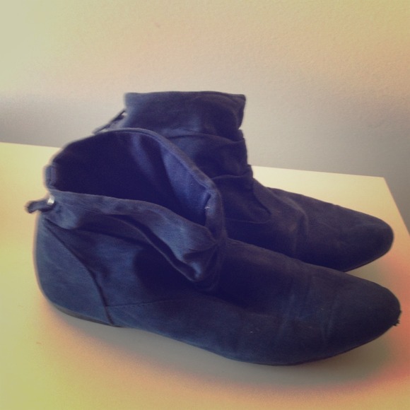 Blue or Black Suede Pixie Suede Boots