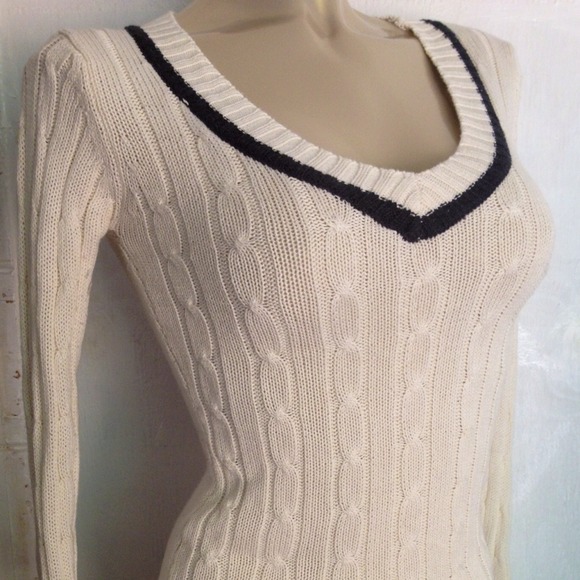 Wet seal sweater - Picture 1 of 2