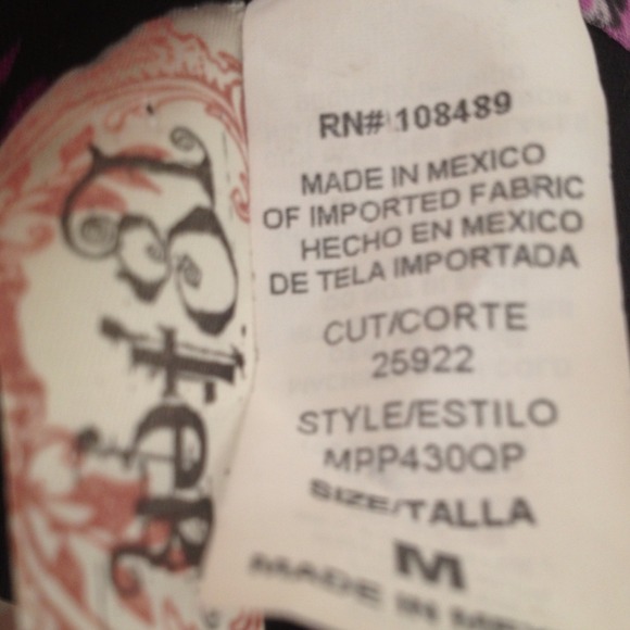 Cute ruffle top - Picture 4 of 4