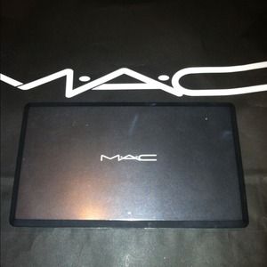 MAC Blush Pro Palette (1 blush included) 🎀