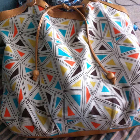 Triangle design purse/tote