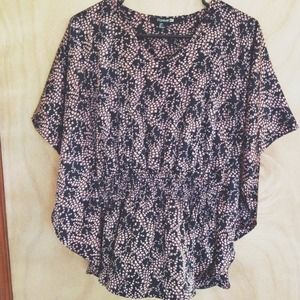 🚫BUNDLED🚫Black + pink floral silk batwing blouse