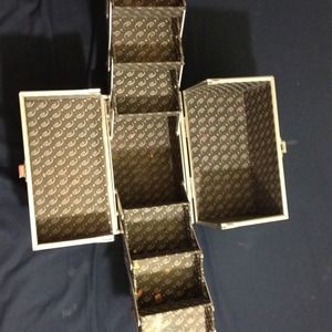 Silver used caboodle