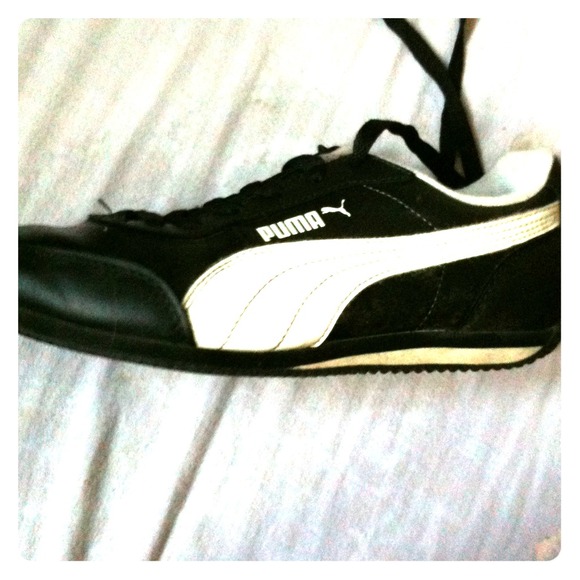 Puma tennis shoes