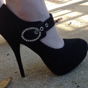 Black Heels with a Rhinestone Embellishment!