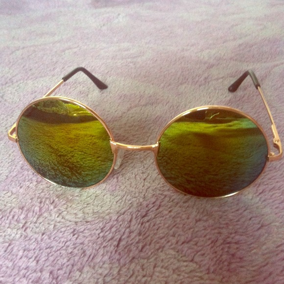 Green Round Sunglasses
