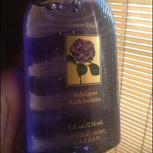 Bath & Body works bath bubbles