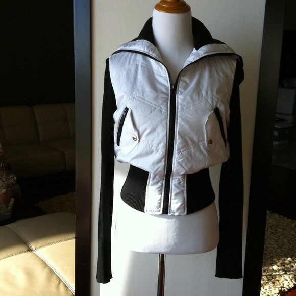 KEEPING- Ashley Black & White Quilted Jacket - Picture 2 of 4