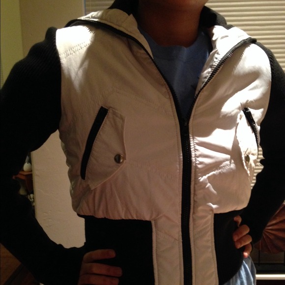 KEEPING- Ashley Black & White Quilted Jacket - Picture 4 of 4