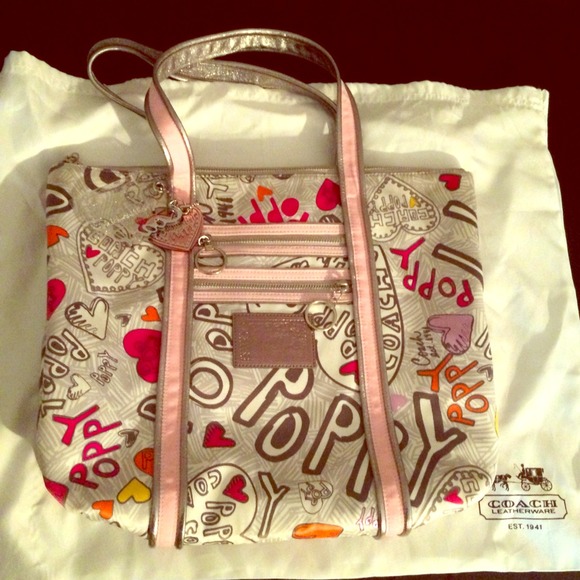❗️RESERVED❗️💕Coach Poppy Graffiti Glam Tote Bag💕