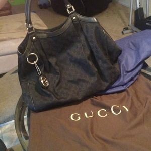 100% authentic gucci sukey large black