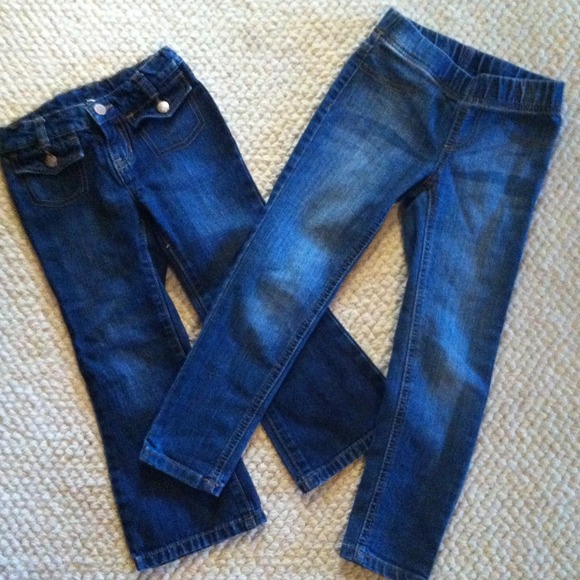 2 pairs of girls size 4 jeans!