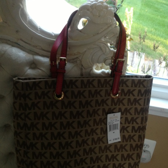 Handbag