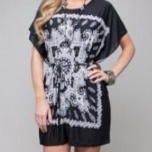 Black crown print kimono dress