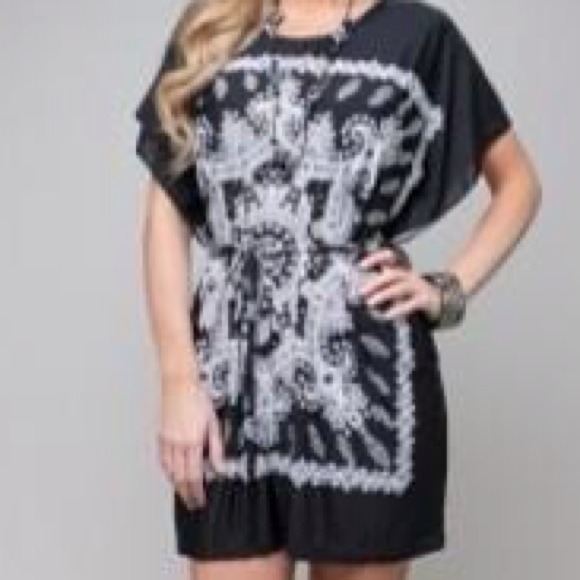 Black crown print kimono dress