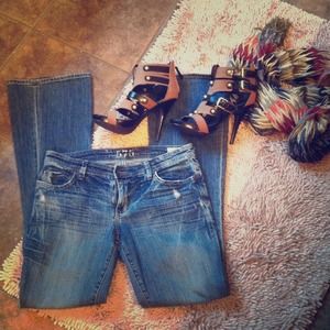 ❌SOLD❌575 Medium dark semi distressed jeans! 🎀
