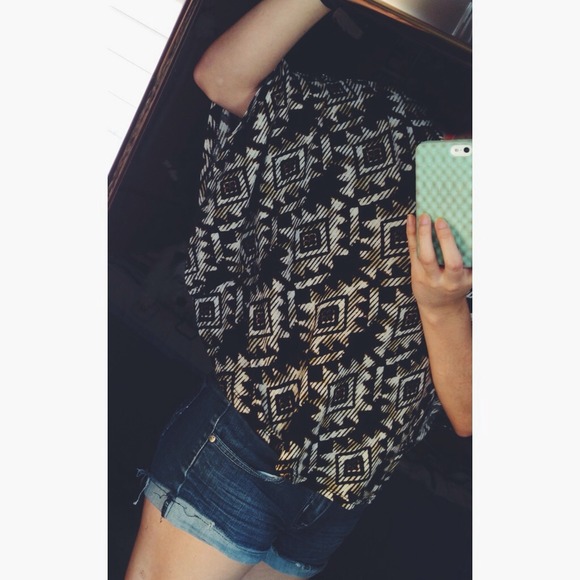 Aztec Top - Picture 2 of 3