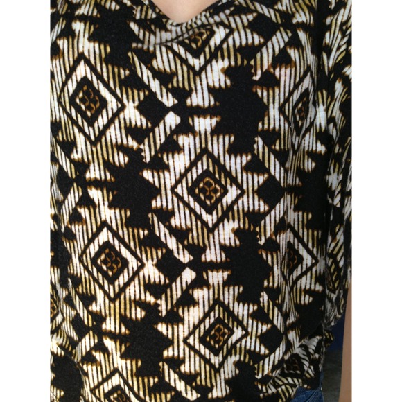 Aztec Top - Picture 3 of 3