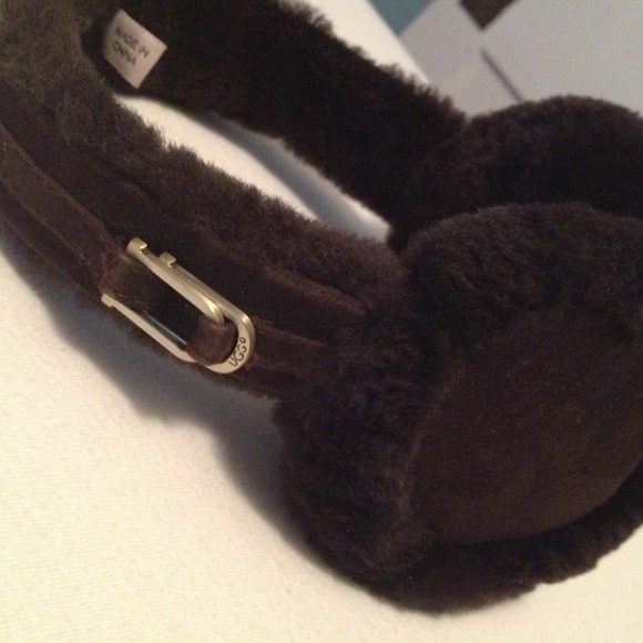 ✨SOLD!!!!!✨UGG Earmuffs - Picture 1 of 3