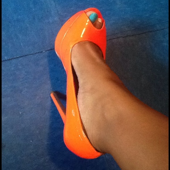 👠👠 NEON ORANGE PUMP 👠👠 REDUCED💥