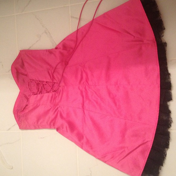 Hot pink and black cocktail dress - Picture 2 of 3