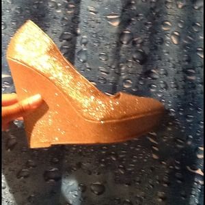 SHIMMERY GOLD WEDGE
