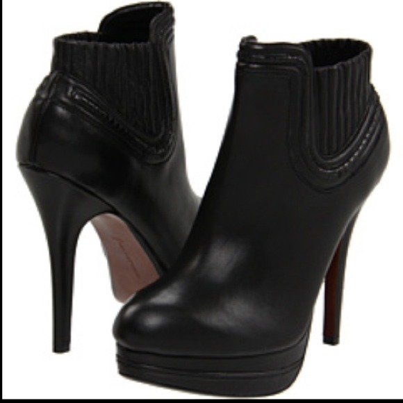 Max Studio Boots - MaxStudio Alana black booties