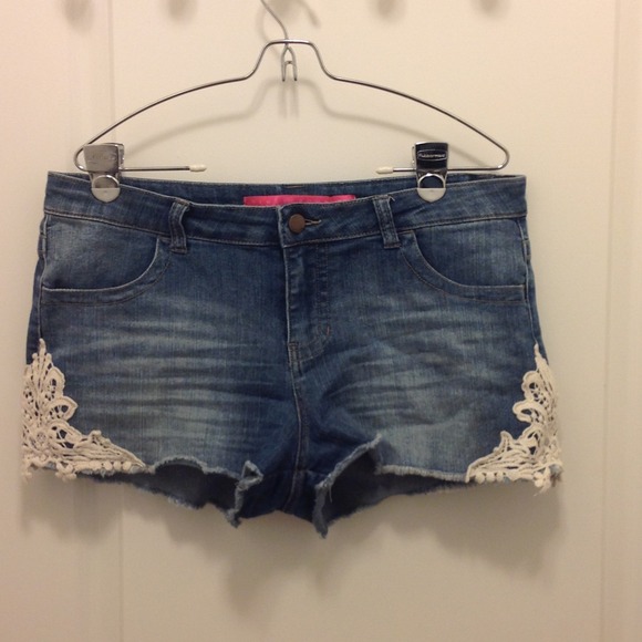 Bundle @natezgirl83 Denim shorts/Guess black watch