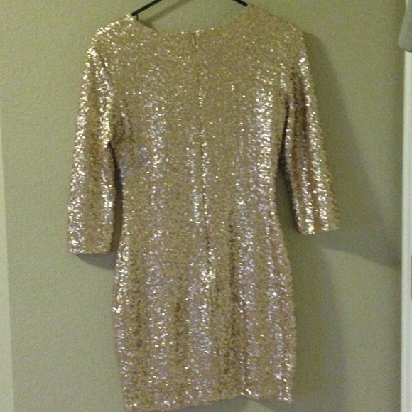🚫SOLD🚫GORGEOUS Gold Sequin Mini - Picture 2 of 4