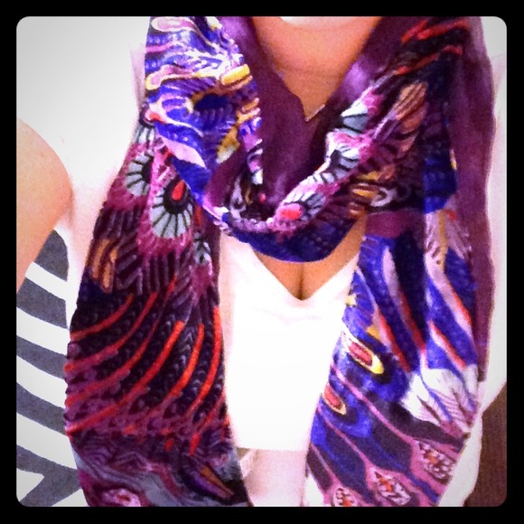 🧣NWOT Gorgeous Peacock Velour/Chiffon Scarf 🧣