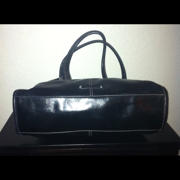 💋NINE &CO BLACK PATENT LEATHER HANDBAG💋 - Picture 2 of 4