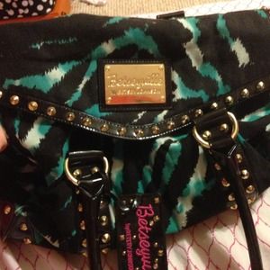 HOLD!Betseyville Zebra purse 👜😍💥