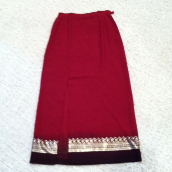 🎉HOST PICK🎉Elegant t-length skirt. NWOT - Picture 4 of 4