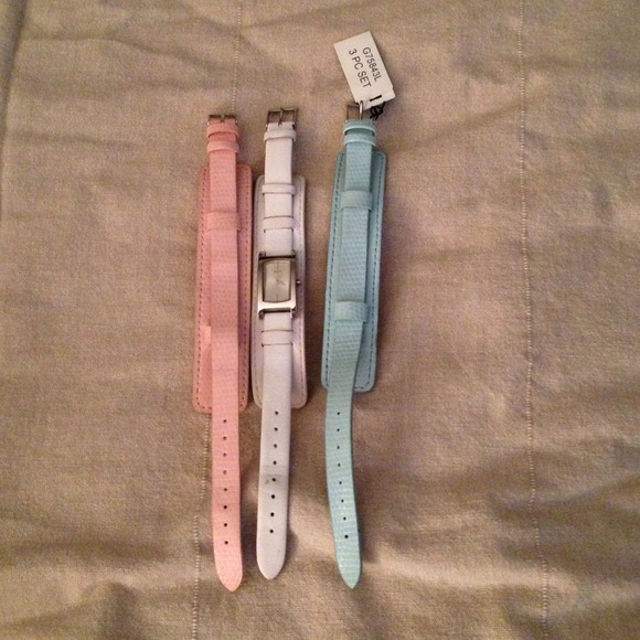 GUESS 3 piece watch set