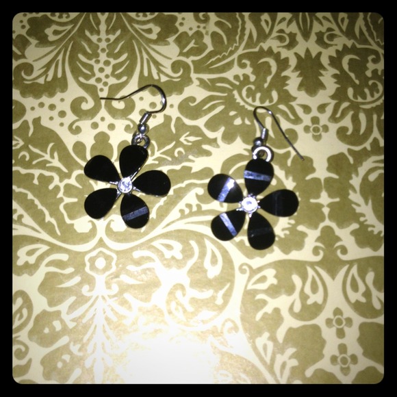 Earrings - Picture 1 of 1