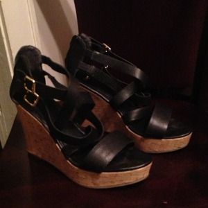 Stylish criss-cross wedges